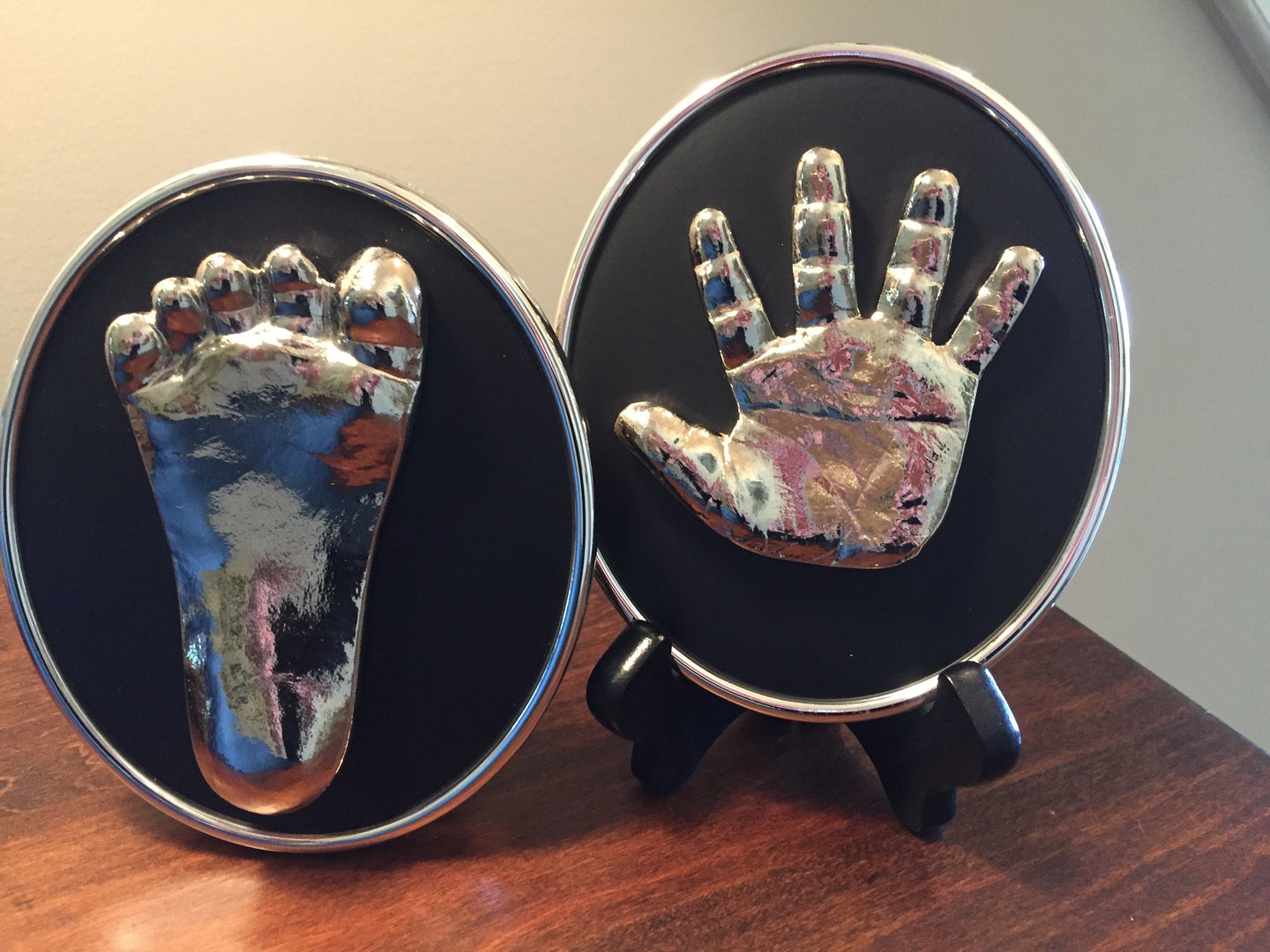 PERSONALIZED SILVER HANDPRINT AND/OR FOOTPRINT ON  BLACK/SILVER OVAL FOR BABIES